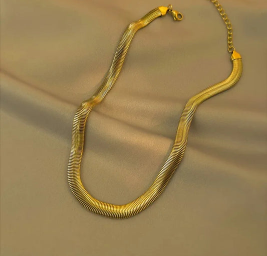 Snake Dorada Necklaces
